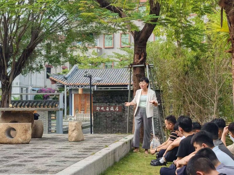 市司法局青年理论学习小组赴郑观应故居开展联学活动3.jpg