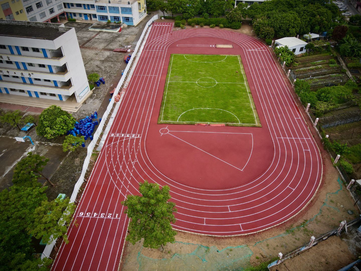 中山市港口镇西街小学简介1.jpg